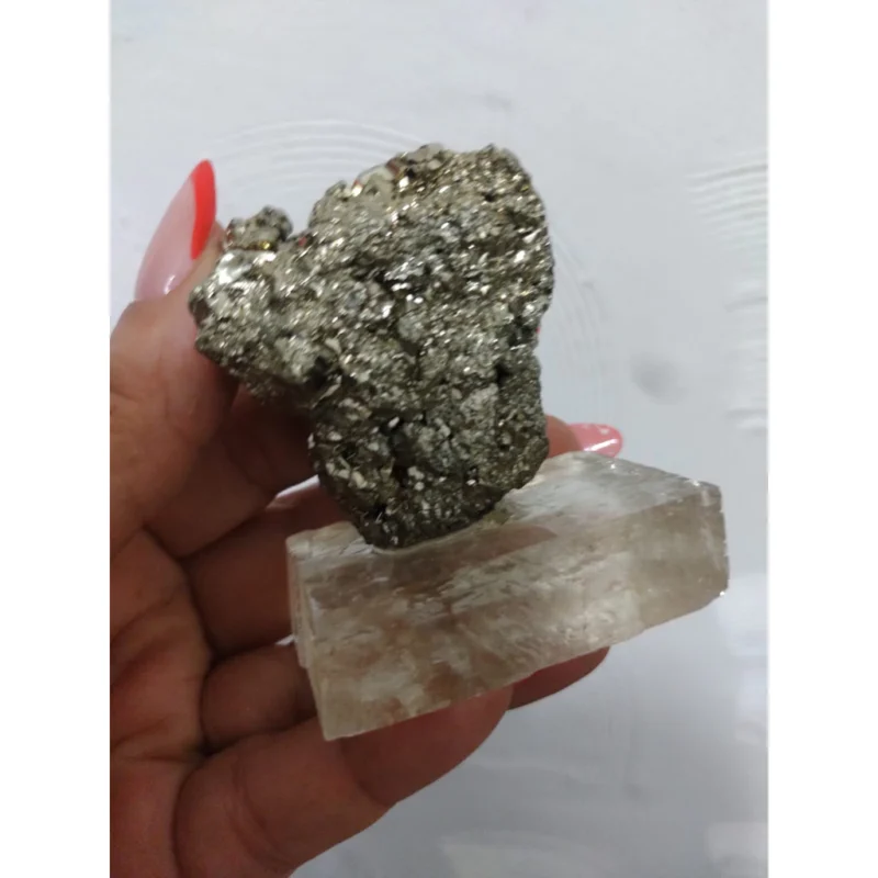 Pedra Pirita na Base de Calcita Ótica Amarela: Prosperidade em dose dupla - Image 3